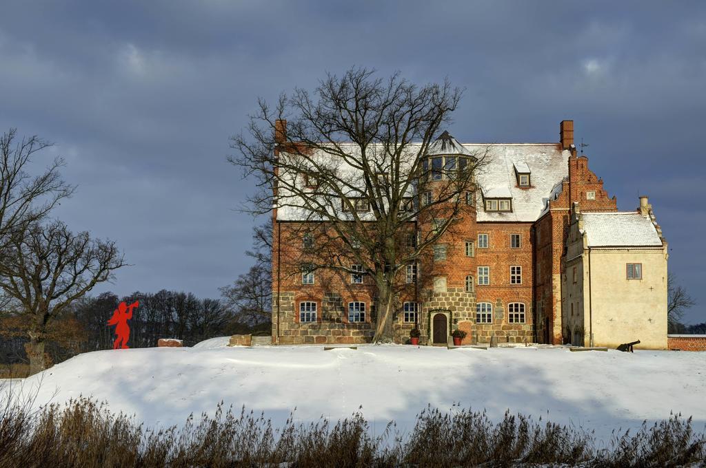 Hotel Schloss & Gut Ulrichshusen エクステリア 写真