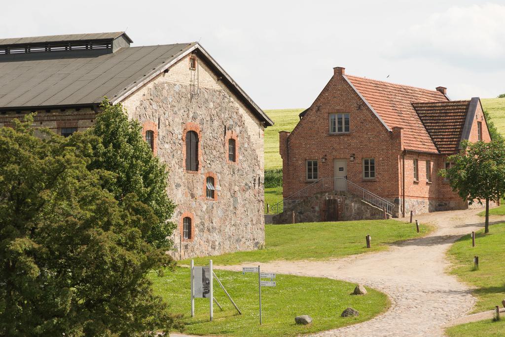 Hotel Schloss & Gut Ulrichshusen エクステリア 写真