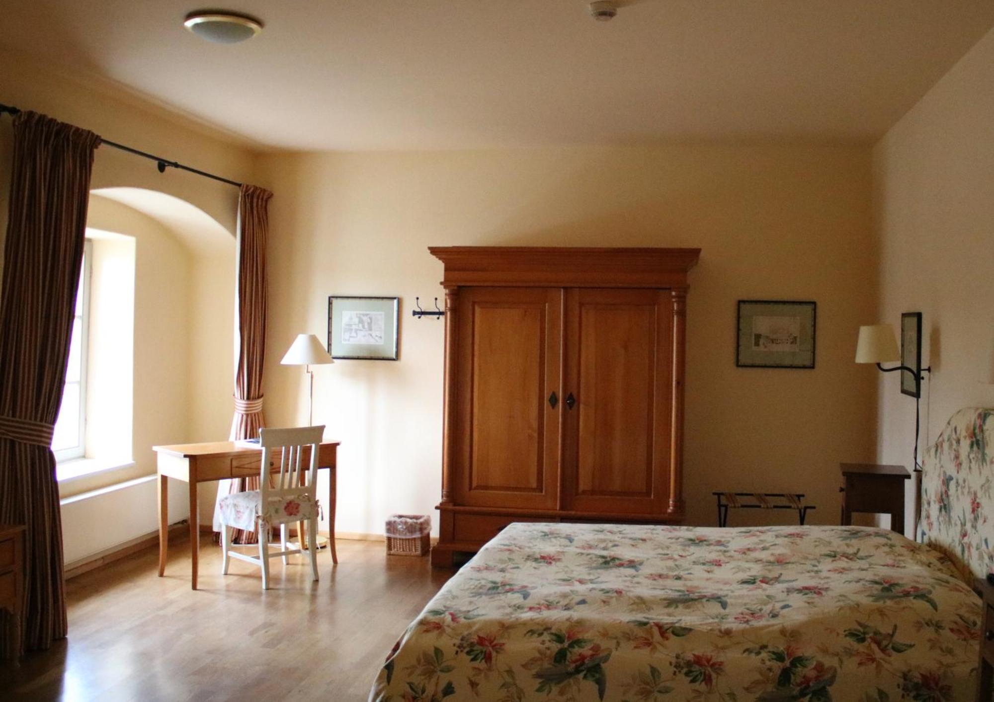 Hotel Schloss & Gut Ulrichshusen エクステリア 写真